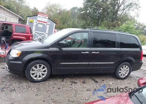 2014 Chrysler Town & Country Touring z USA, uszkodzony, nr VIN 2C4RC1BG3ER475346